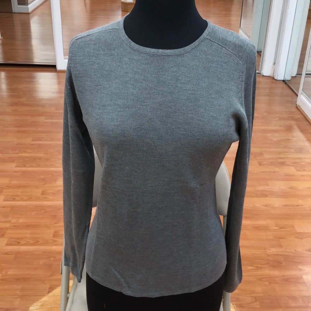 Women’s silk grey sweater